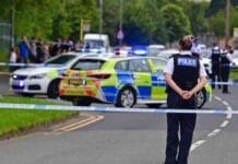 Terrified Mother Protects Children During Shooting Incident news-26092024-212803