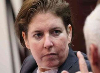 florida-woman-sentenced-for-zipping-boyfriend-into-suitcase