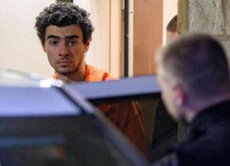 luigi-mangione-suspect-in-unitedhealthcare-ceo-murder-held-in-maximum-security-as-new-york-grand-jury-reviews-evidence