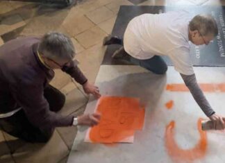 elderly-activists-charged-with-criminal-damage-in-oil-protest-at-darwin