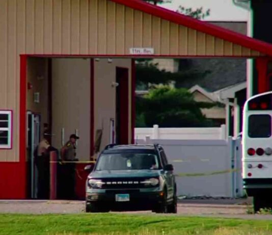 chatham-llinois-crash-victims-dentified-driver-not-in-custody